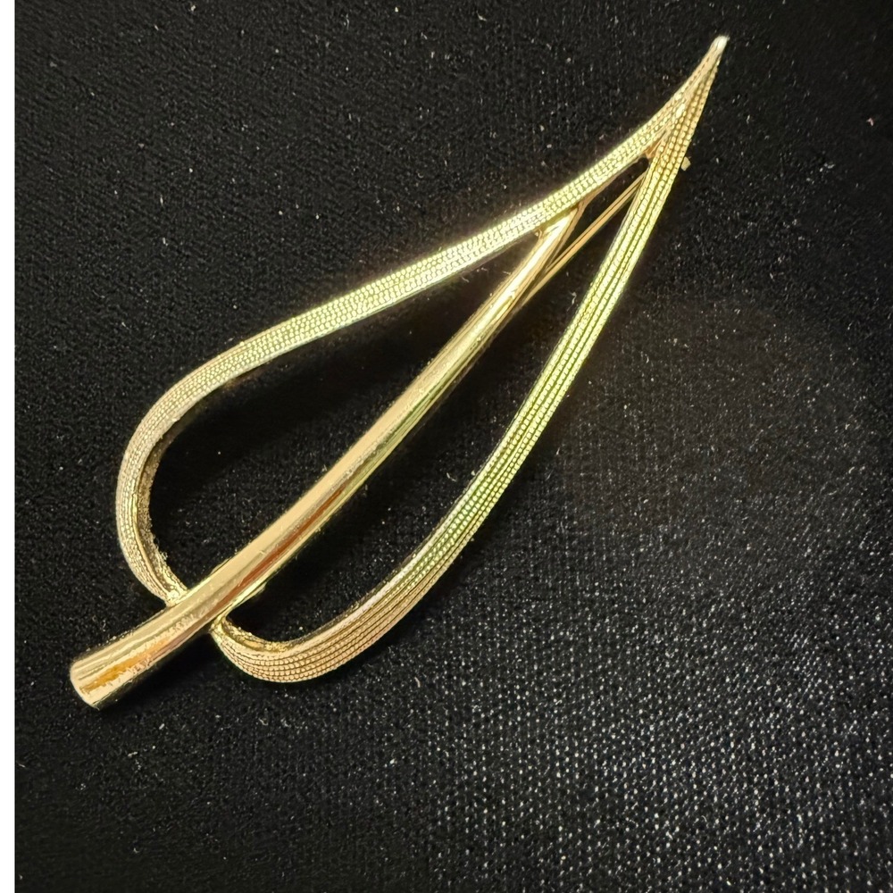 Sarah Coventry VTG Leaf Brooch OS Gold tone EUC 3" Textured Openwork Pin